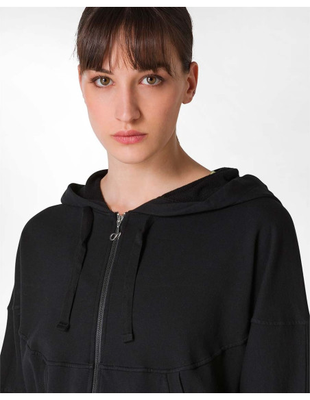 FELPA ZIP E CAPPUCCIO