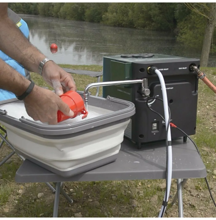 GEYSER HOT WATER SYSTEM