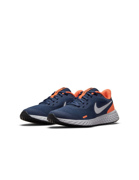 NIKE REVOLUTION 5