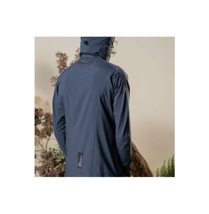 CHAQUETA LIGERA MANGA LARGA UNBEAT HOMBRE